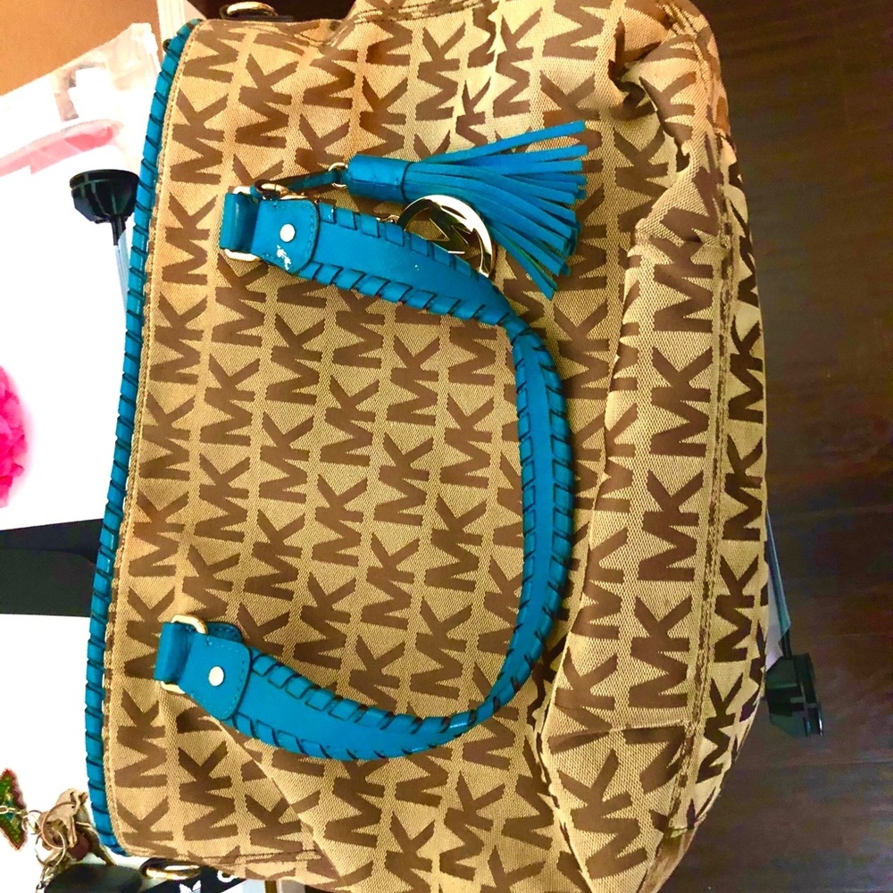 Michael Kors Purse ( Monogram)